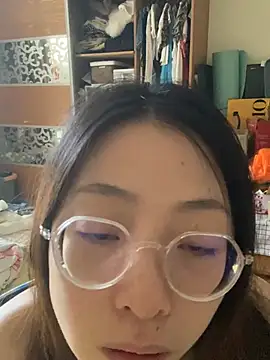 חדר צ'אט בשידור חי של Lucky_guoguo1