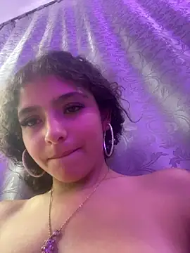 Sala de chat ao vivo de Linda-323