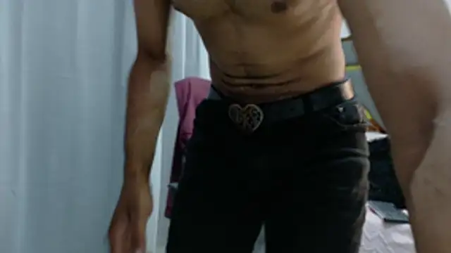 Oliver_bigblack_cock 在線直播表演