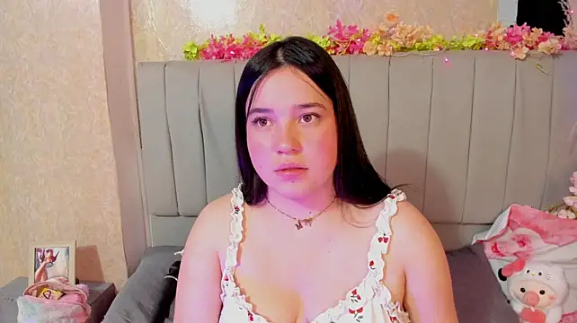 Chat +18 de Julieth_Caandy ao vivo