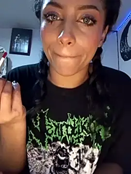 צ'אט XXX בשידור חי של KattyBerryX