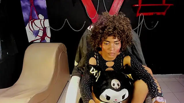 SofyAdamss Show in webcam