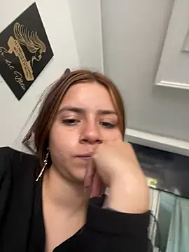 צ'אט XXX בשידור חי של Jouemandannie