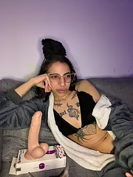 Poison_Ivy_29 Chat XXX in diretta