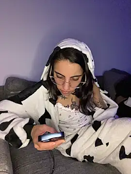 Poison_Ivy_29's Live XXX Chat