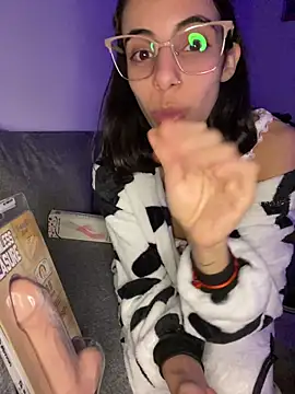 Chat +18 de Poison_Ivy_29 ao vivo