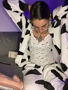 Poison_Ivy_29's Live XXX Chat
