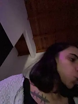Poison_Ivy_29 Chat XXX in diretta