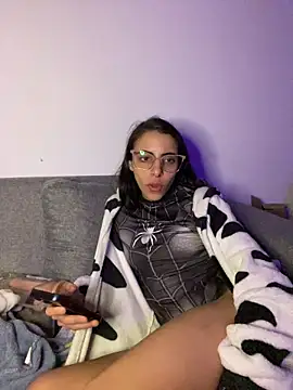 Poison_Ivy_29's Live XXX Chat