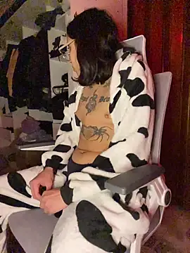 Poison_Ivy_29's Live XXX Chat