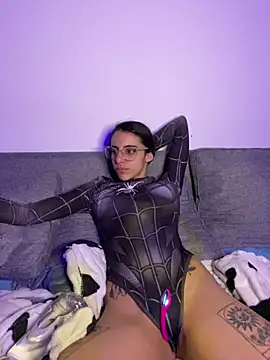 Poison_Ivy_29's Live XXX Chat