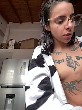 Poison_Ivy_29's Webcam Show