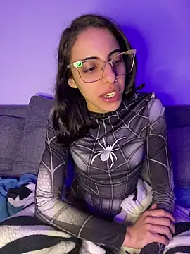 Poison_Ivy_29's Live XXX Chat