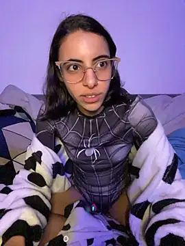 Poison_Ivy_29 Chat XXX in diretta