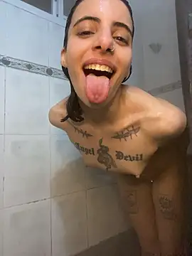 Poison_Ivy_29's Live XXX Chat
