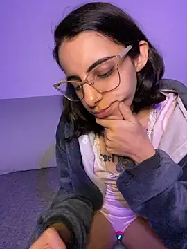 Poison_Ivy_29's Live XXX Chat