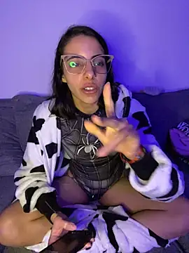 Chatroom XXX en direct de Poison_Ivy_29