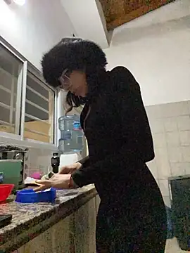 Poison_Ivy_29's Live XXX Chat