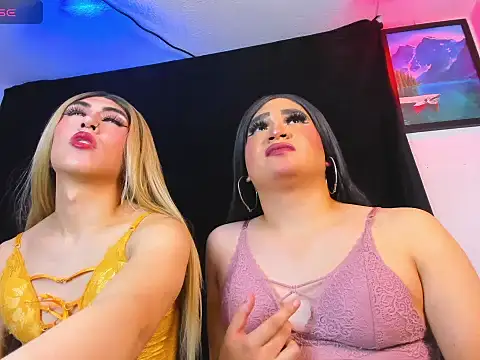naughty_trans_dolls Webcam-Show