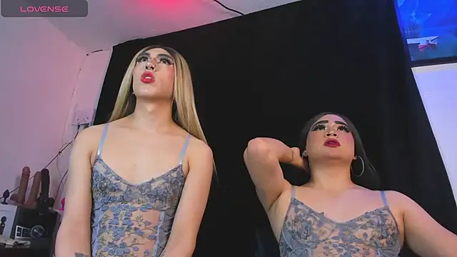 naughty_trans_dolls' Webcam Show