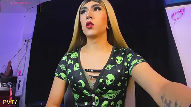 naughty_trans_dolls Show in webcam
