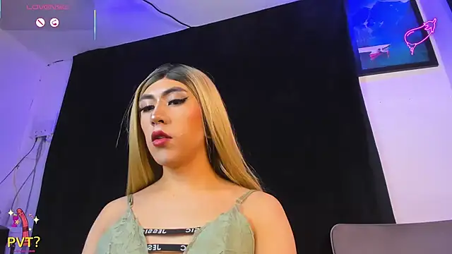 naughty_trans_dolls Show Webcam
