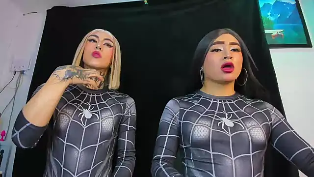 naughty_trans_dolls Webcam-Show
