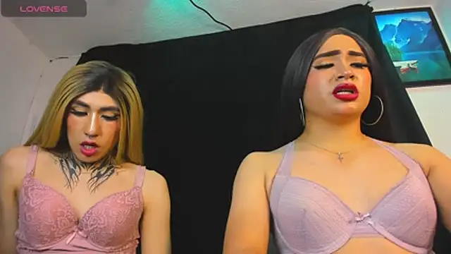 naughty_trans_dolls' Webcam Show