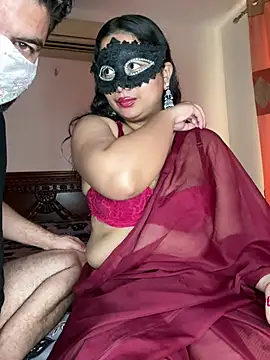 Show modela ___IndiaanLatinaa____ na web-kameri
