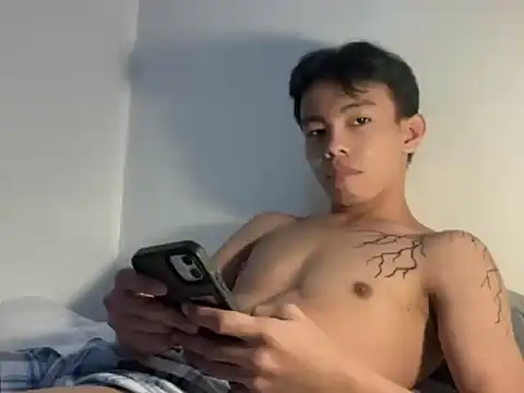 hottasianboy 在線直播表演