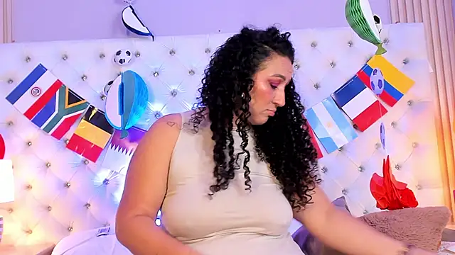Chat +18 de VaniaRouse ao vivo
