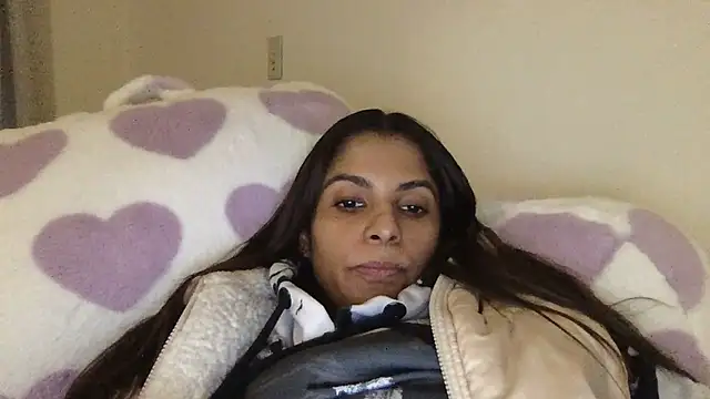 Show modela karlatiburcio na web-kameri