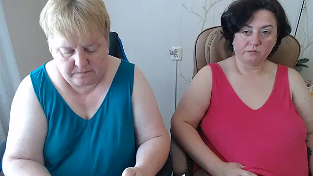 Lindy-Jeanie Live XXX-Chat