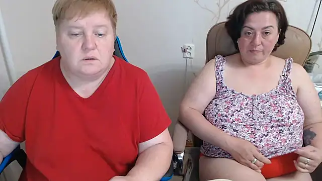Lindy-Jeanie Show in webcam