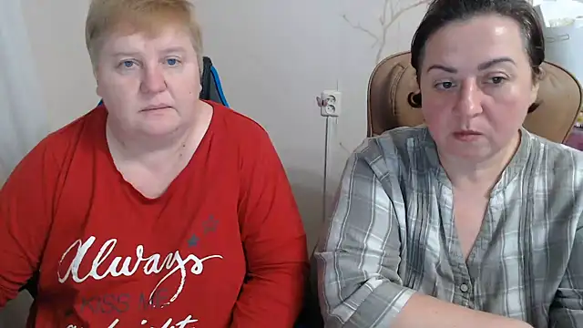 Pertunjukan Kamera Web Lindy-Jeanie