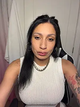 Show modela FerrariFrench na web-kameri