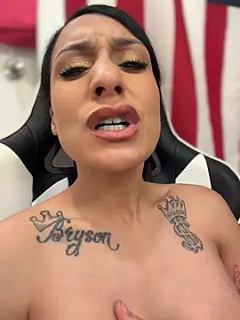 Show modela FerrariFrench na web-kameri