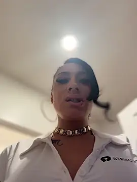 Chat +18 de FerrariFrench ao vivo