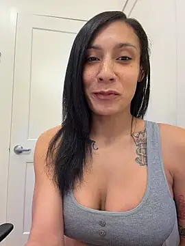 Show modela FerrariFrench na web-kameri