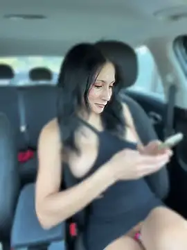צ'אט XXX בשידור חי של FerrariFrench