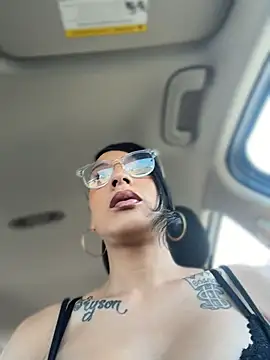 FerrariFrench Chat XXX live