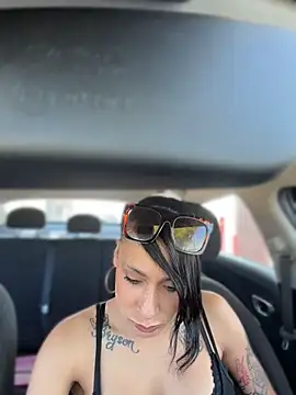 FerrariFrench's Live XXX Chat