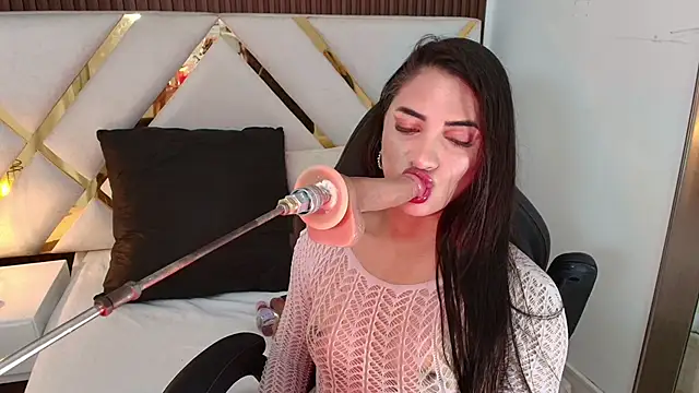 Sluttyysucker_ – webcam-show