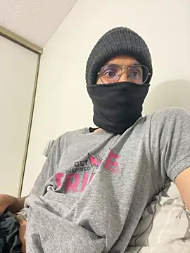 Show modela DeepGuy20 na web-kameri
