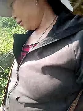 XXX chat uživo modela kalara_kail