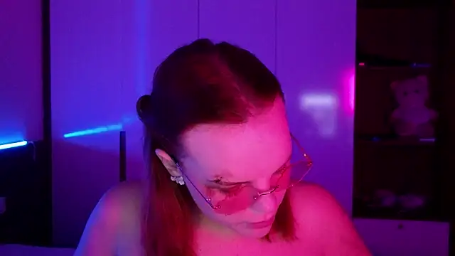 mollybossy webcam show