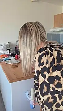 Czat XXX na żywo – Malicia-hot