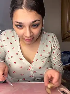 treasurebabii Webcam Show