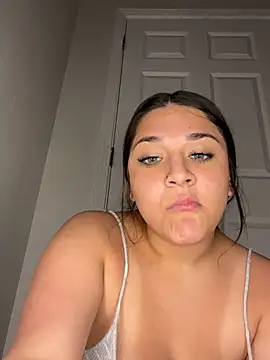 treasurebabii Webcam-Show