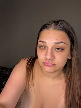 treasurebabii Show in webcam